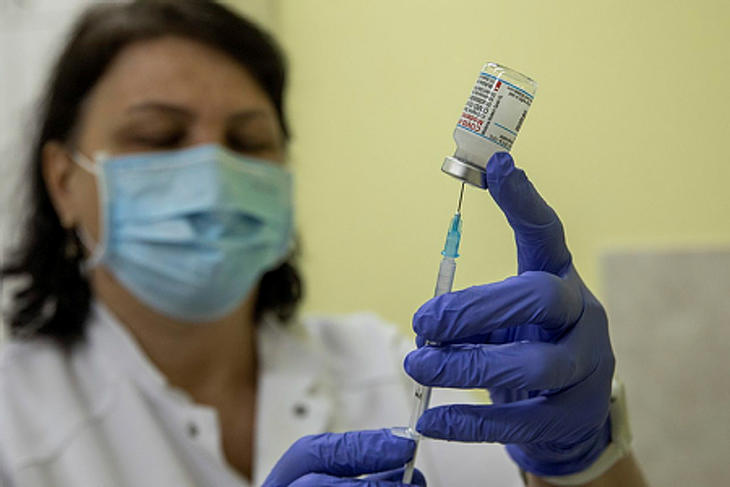 A vakcinák fontosak, de hány kell belőle?  Fotó: MTI