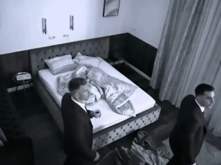 AI videó. Magyar Péter és Radnai Márk az elhíresült szobában.