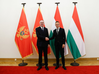 Nik Gjeloshaj Szijjártó Péter