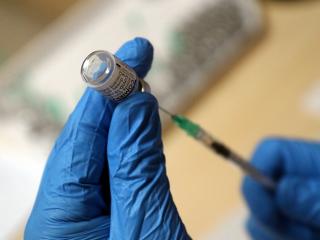 Újabb vakcina kaphat hamarosan zöld utat Európában