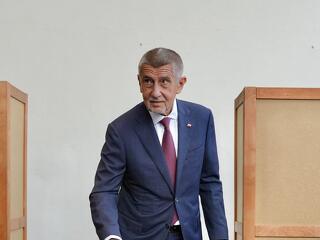 Nem tétlenkedik Orbán Viktorék cseh szövetségese
