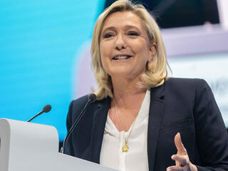 Tarolt Marine Le Pen pártja, de még nem ünnepelhet a szélsőjobboldai vezető