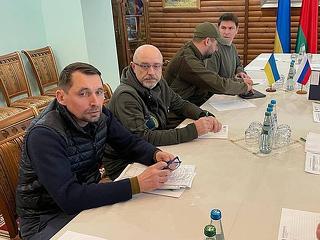 Fegyverszünet és humanitárius folyosó - ismét tárgyalnak az ukránok és az oroszok