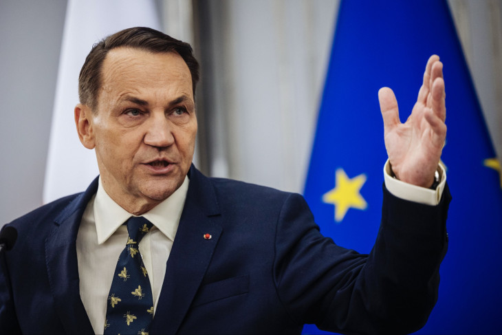 Radoslaw Sikorski lengyel külügyminiszter különben a légynek se ártana