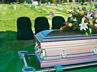 Összehasonlíthatók lesznek a temetkezési árak