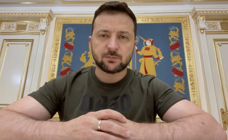 A hadiállapot végéig Volodimir Zelenszkij marad Ukrajna államfője 