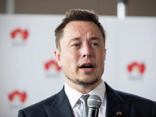 Elon Musk tevékenysége az amerikai kormánynak is csípi a szemét