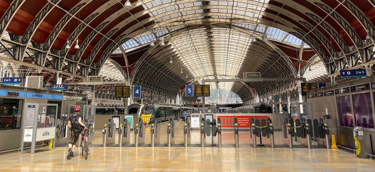 A londoni Paddington pályaudvar, amikor sztrájk miatt nem járnak a vonatok. Fotó: Depositphotos