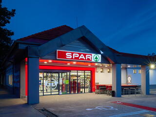 Bajban a magyar Spar, lépni kellett az anyacégnek