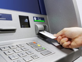 ATM-lefedettségében tízszeres különbségek is lehetnek.
