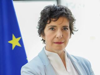 Azzal vádolja Dobrev Klára a kormányt, hogy a Kreml érdekében kémkedett