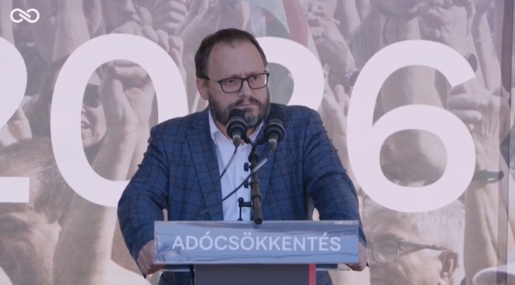 Kármán András a Tisza Párt kötcsei rendezvényén.