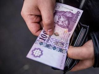 A fél ország elégedetlen a fizetésével