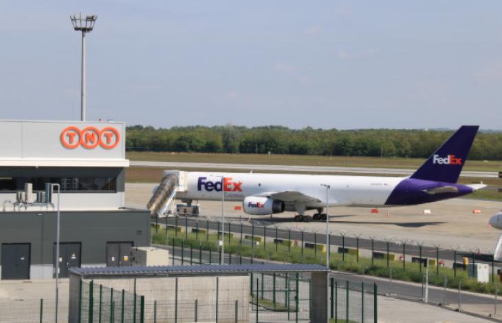 A nagy globális légi express fuvarozók mind jelen vannak Ferihegyen és bővítenek. Fotó: Budapest Airport