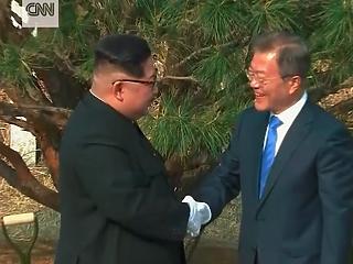 Kim Dzsong Un és Mun Dzse In elültették a béke és virágzás fáját