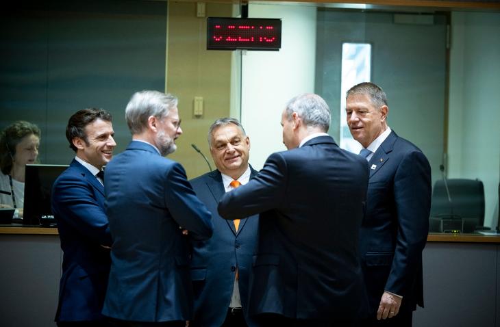 Orbán Viktor miniszterelnök az EU-tagországok állam-, illetve kormányfőinek kétnapos csúcstalálkozóján Brüsszelben. Fotó: MTI/Miniszterelnöki Sajtóiroda/Fischer Zoltán