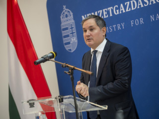 Nagy Márton nemzetgazdasági miniszter A költségvetést megalapozó makrogazdasági előrejelzés ismertetése címmel tartott budapesti sajtótájékoztatón 2025. március 31-én. MTI/Balogh Zoltán