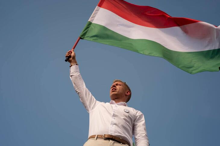 Magyar Péter mögött a valaha volt legnagyobb frakció áll