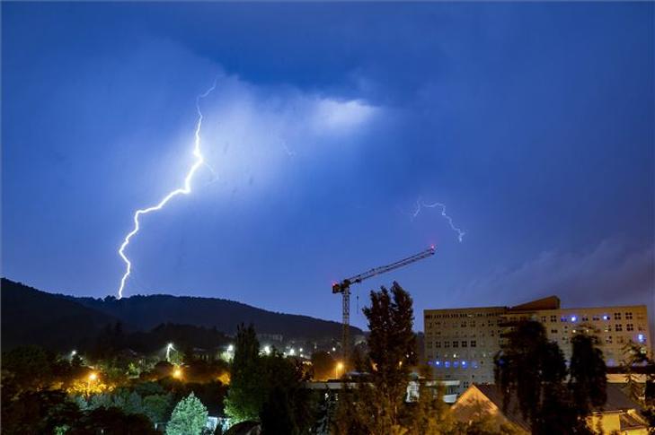 Egyre gyakoribbak a pusztító viharok. Fotó: MTI/Komka Péter