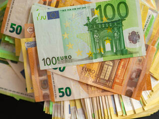 Tartja a jó formáját a forint: ennyibe kerül az euró szerda reggel