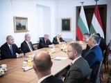 Orbán Viktornak szombaton is fontos dolga volt a Karmelitában