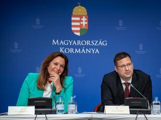 Mit üzen az Orbán-kormány a kastélyból? Kövesse velünk a rendhagyó Kormányinfót!