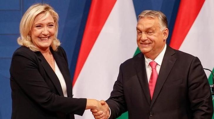 Marine Le Pen tavaly októberben járt Orbán Viktornál. Fotó: AP