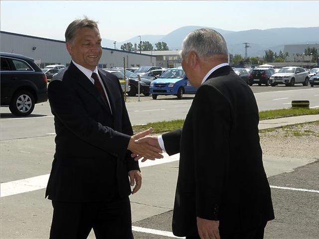 Orbán Viktor avatta fel az új Suzukit