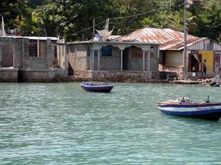 Támad a kolera, vakcinákat küld a WHO Haitira