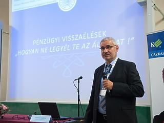 Figyelj a gyanús jelekre: honnan ismerjük fel a pénzügyi visszaéléseket?