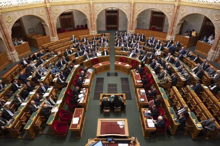 A honatyák idén is szorgalmasan gyártották a törvényeket - vajon mindannyiunk javára?