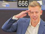 A Magyar Péter által leleplezett fideszes milliárdos szakított a hasznavehetetlen cégével