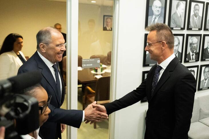 Szergej Lavrov és Szijjártó Péter legújabb, New York-i kézfogása. Az olaj- és gázügyekben a politikai okokat is érdemes figyelembe venni 