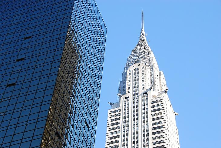 Jobbra a Chrysler Building.