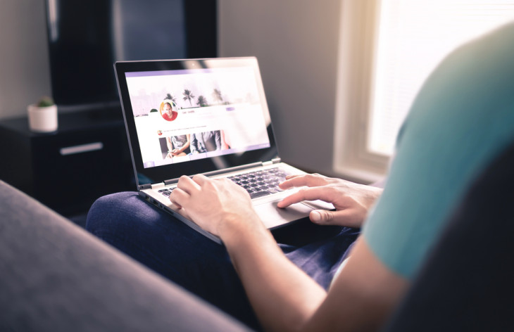 Internetes portálok kapnak a pénzből
