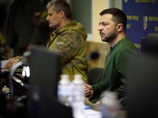 Egyre nagyobb a baj Kijevben, lemondott Zelenszkij legfontosabb embere 