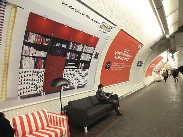 Ikea a párizsi metróban