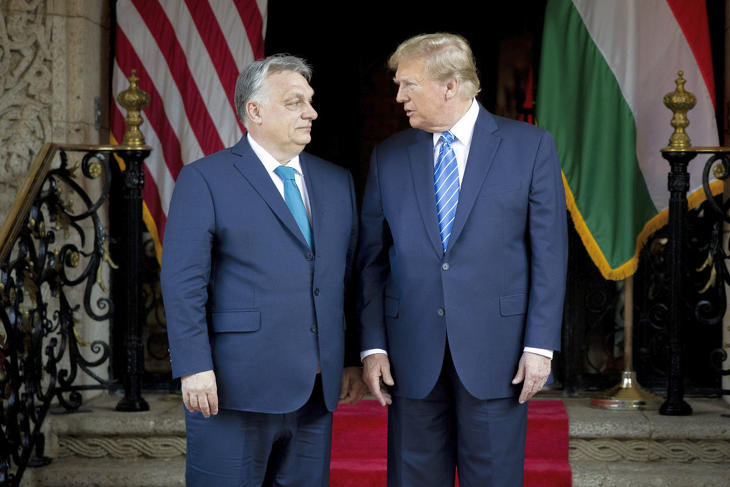 Trump még több megrendelést akar az amerikai fegyvergyártóknak, ezt a magyar adófizetőknek is meg kell fizetni. Fotó: MTI/Miniszterelnöki Sajtóiroda/Fischer Zoltán 