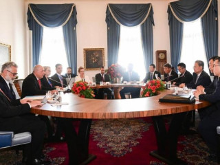 Sulyok tamás fogadja a kínai delegációt