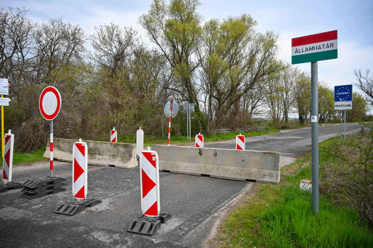 Óvintézkedések a száj- és körömfájás megbetegedés miatt a szlovák-magyar határon áprilisban - erre sem lesz már szükség.