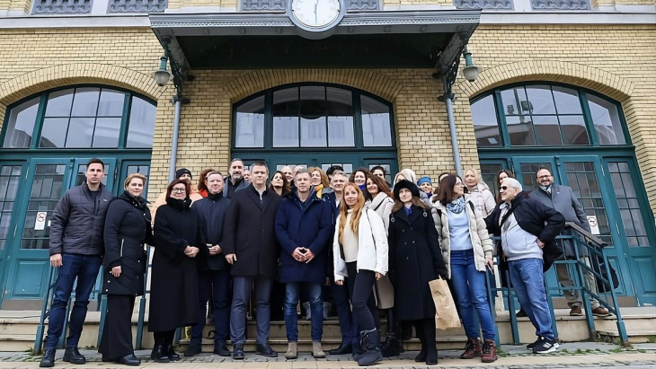 Magyar Péterék, miután leértek Szegedre