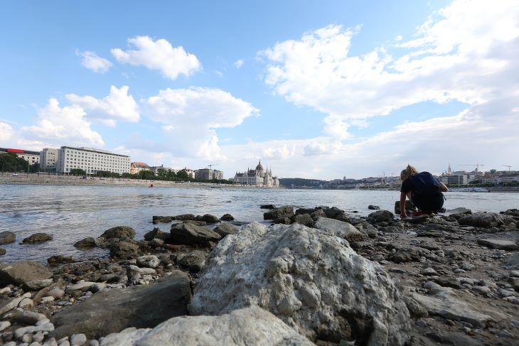 Ennyire alacsony most a Duna vízállása Budapestnél. Fotó: MTI