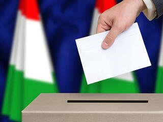 Újra megválasztották a volt fideszes polgármestert, aki kirúgta a bíróság által visszahelyezett asszisztenst