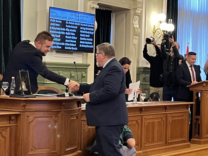 Dézsi Csaba András volt polgármester gratulált az új városvezetőnek