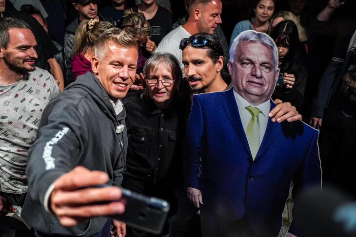 Magyar Péter, a Tisza Párt vezetője is kétosztatú struktúrát láttat