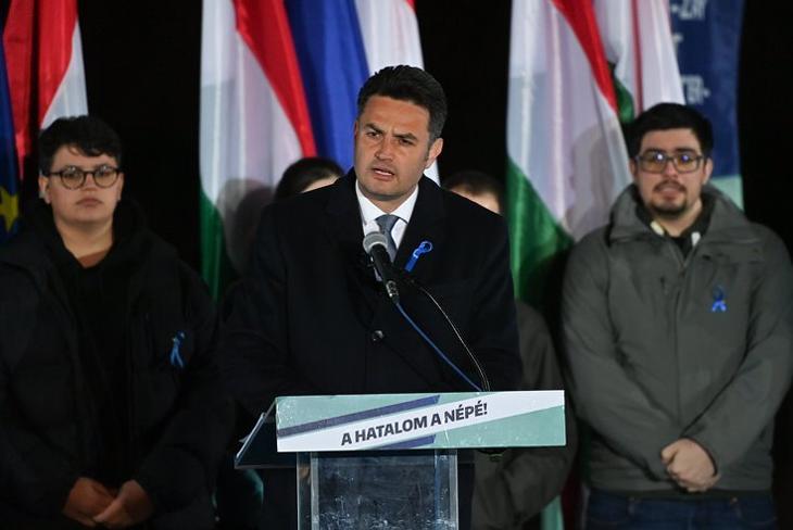 Márki-Zay Péter,  az ellenzék közös miniszterelnök-jelöltje beszédet mond a az Egységben Magyarországért eredményváró rendezvényén a Városligeti Műjégpályán 2022. április 3-án. Fotó: MTI/Illyés Tibor