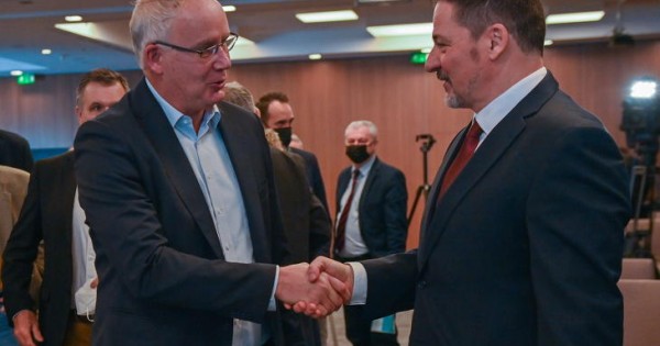 Sándor Wladár replaces Balázs Fürjes at the FINA leadership