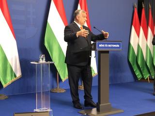 Orbán Viktor ragaszkodik Szijjártó Péterhez