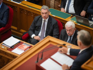 Lázár János a parlamentben