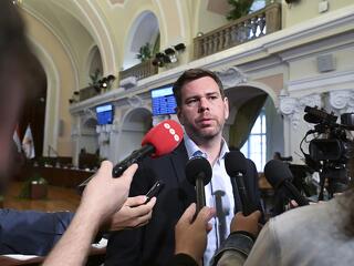 Vitézy Dávidot meglepte a kormány, majd a civilek mellett döntött